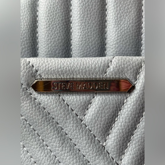 Steve Madden BackPack/Purse 🌸 - Picture 3 of 5